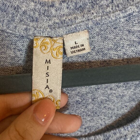 Misia blue softened knit sweater with button detail- Size large - Picture 6 of 8